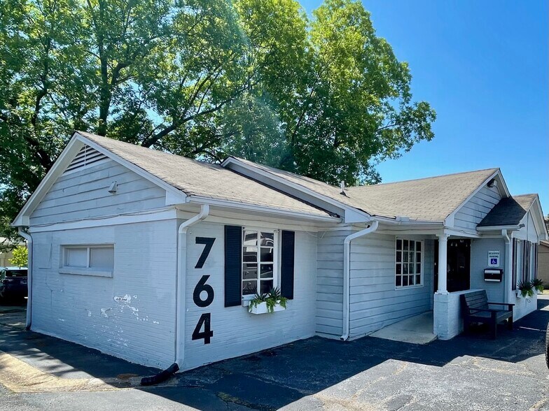764 E Brookhaven Cir, Memphis, TN for sale - Building Photo - Image 1 of 1