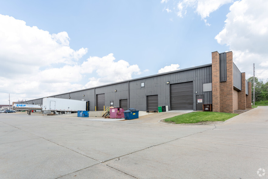 1450 Firestone Pky, Akron, OH for lease - Building Photo - Image 2 of 2