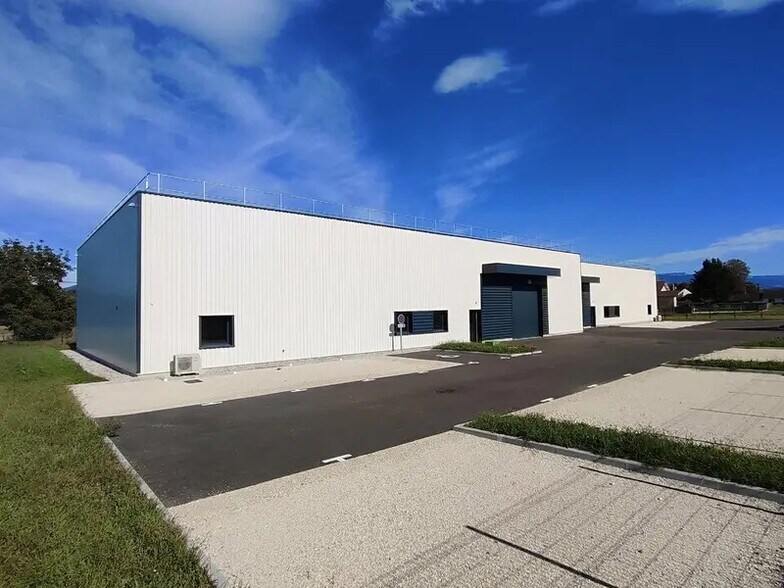 Industrial in Granieu for lease - Building Photo - Image 1 of 9
