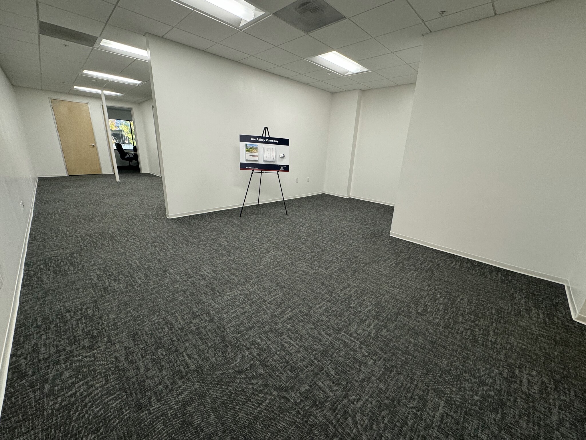 5500 Ming Ave, Bakersfield, CA for lease Interior Photo- Image 1 of 4