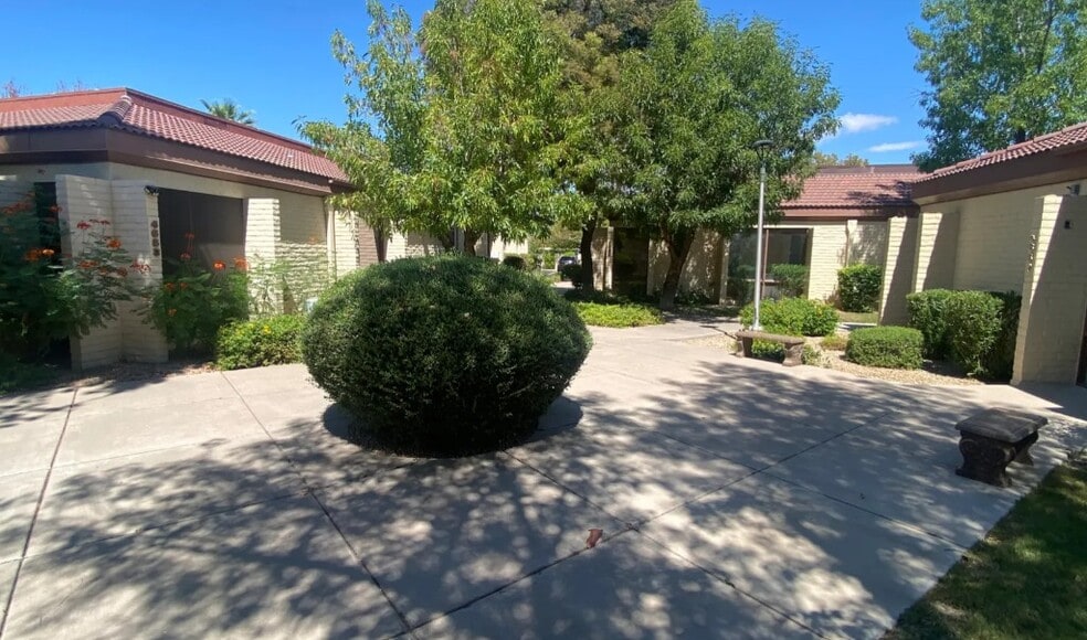 4651 S Lakeshore Dr, Tempe, AZ for lease - Building Photo - Image 2 of 5