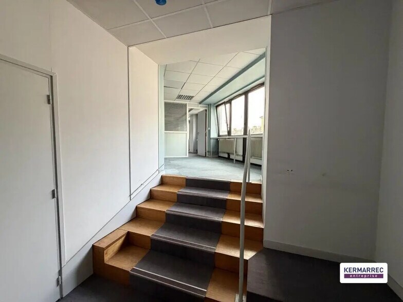 Office in Vannes for lease - Interior Photo - Image 1 of 1