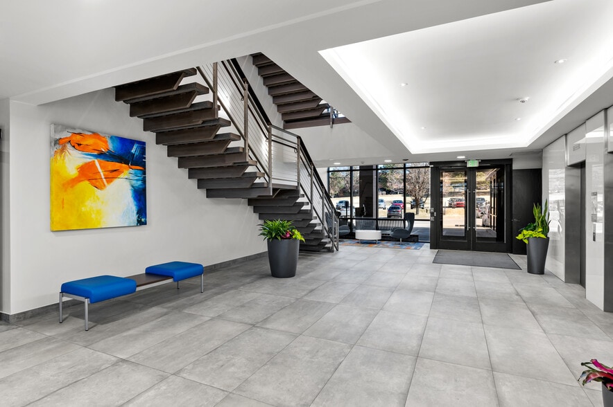 7951 E Maplewood Ave, Greenwood Village, CO for lease - Interior Photo - Image 2 of 13