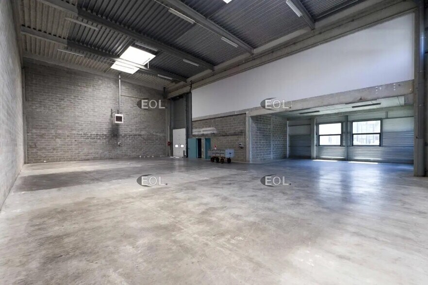 Flex in Ivry-sur-Seine for lease - Interior Photo - Image 2 of 5