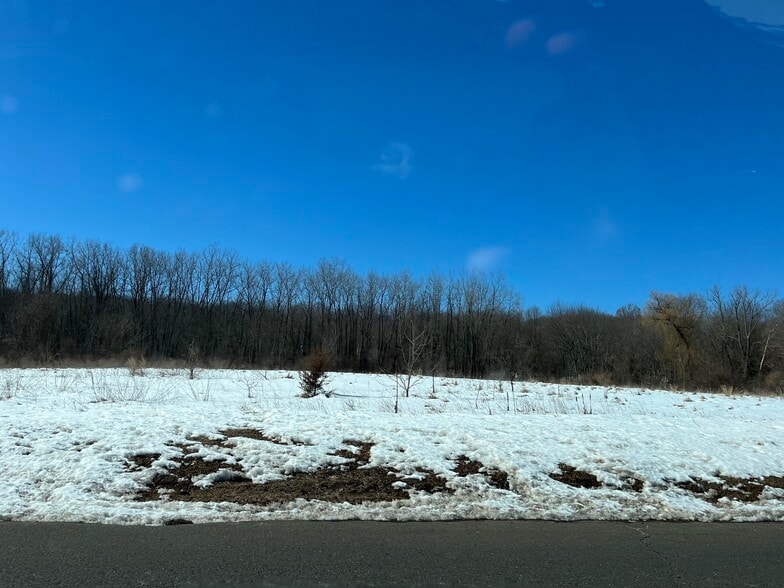 80 Redstone st, Southington, CT for sale - Primary Photo - Image 1 of 1