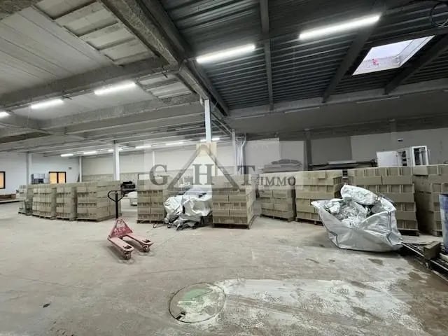 Industrial in Neuilly-sur-Marne for lease Interior Photo- Image 1 of 3