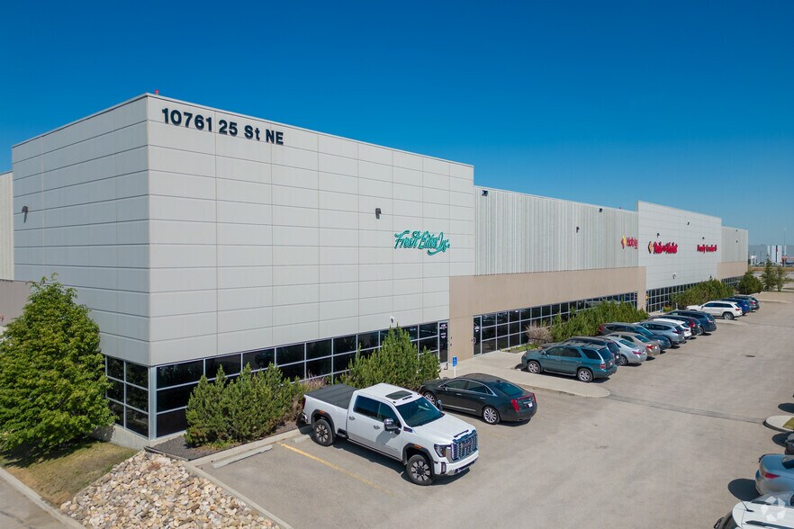 10761 25th St NE, Calgary, AB for lease - Primary Photo - Image 1 of 5