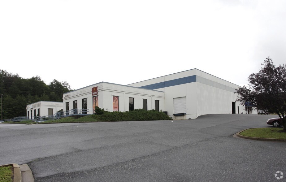 325 Inglesby Pky, Duncan, SC for sale - Building Photo - Image 1 of 1