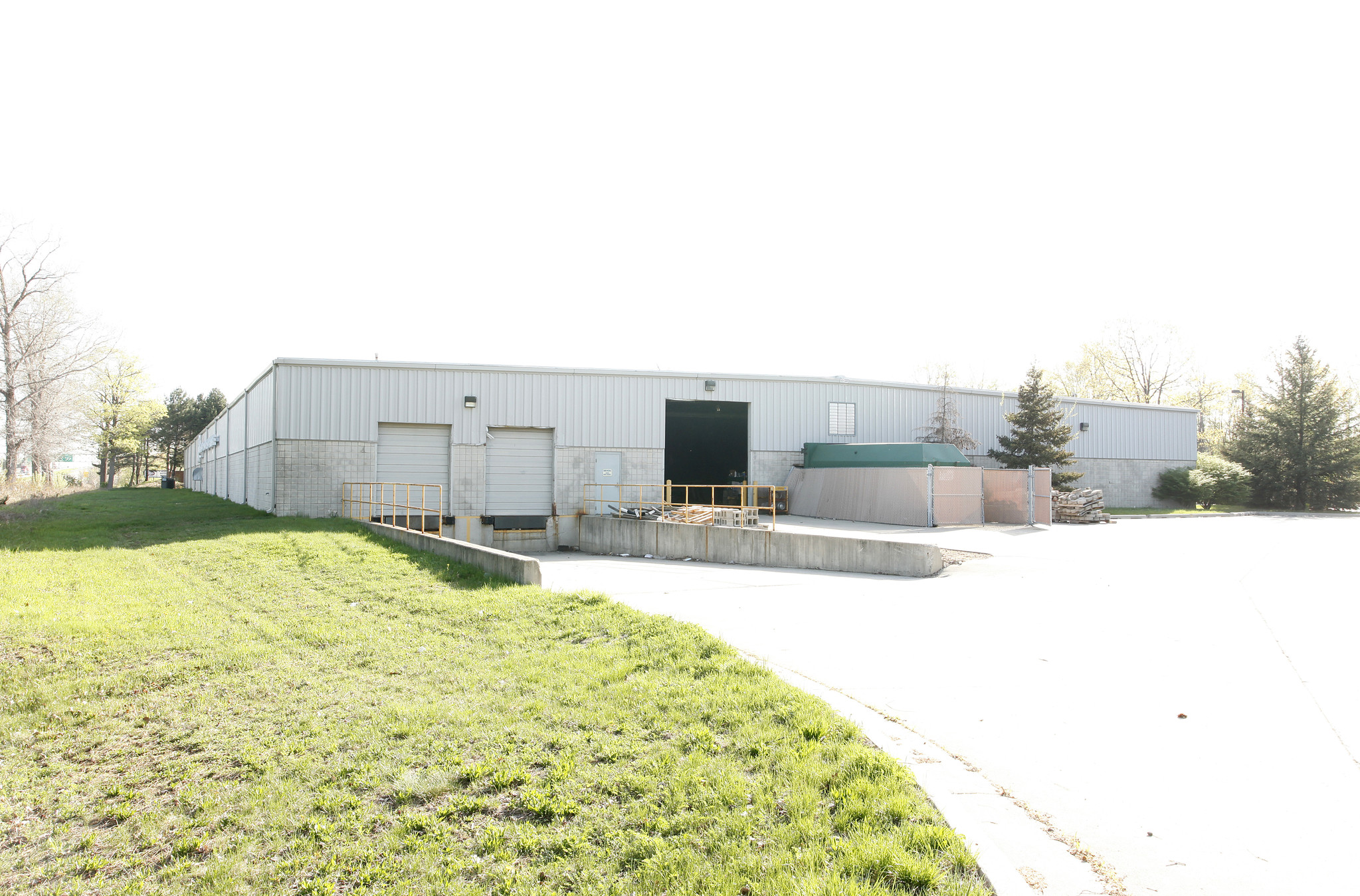 255 N Alloy Dr, Fenton, MI for lease Building Photo- Image 1 of 6