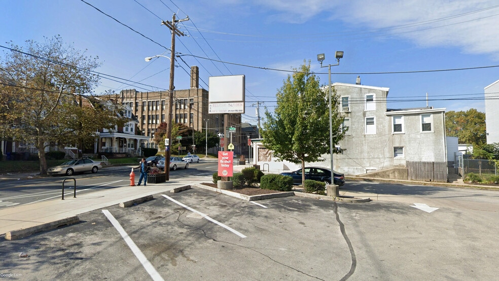 5911 Ridge Ave, Philadelphia, PA for lease - Building Photo - Image 3 of 3
