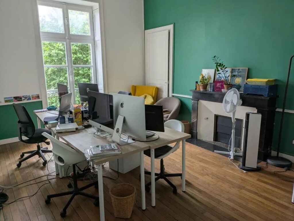 Location Bureaux 50 m² - Photo 1