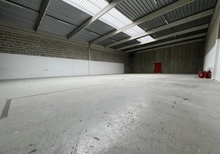 Flex in Herblay-sur-Seine for lease Interior Photo- Image 1 of 7