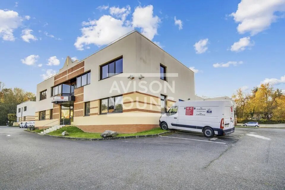 Flex in Champs-sur-Marne for lease Building Photo- Image 1 of 5