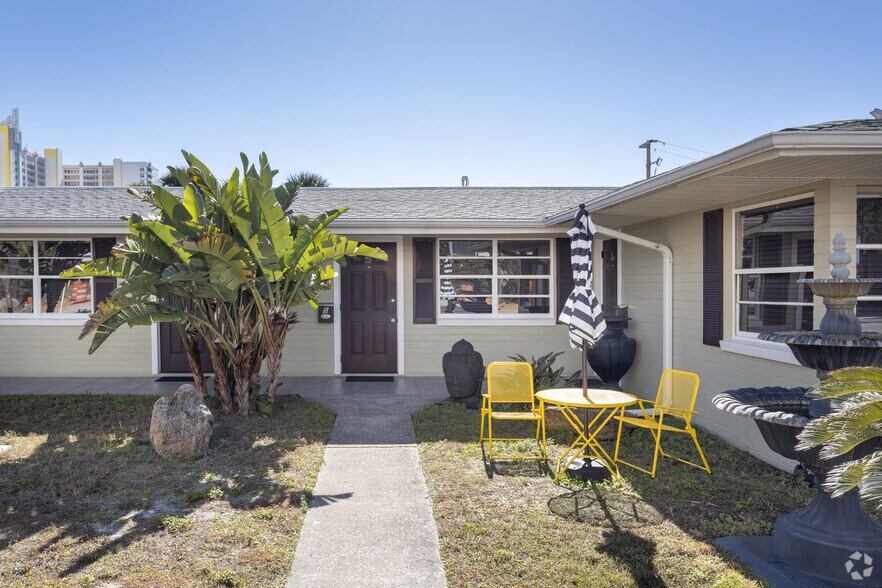 600 Oakridge Blvd, Daytona Beach, FL 32118