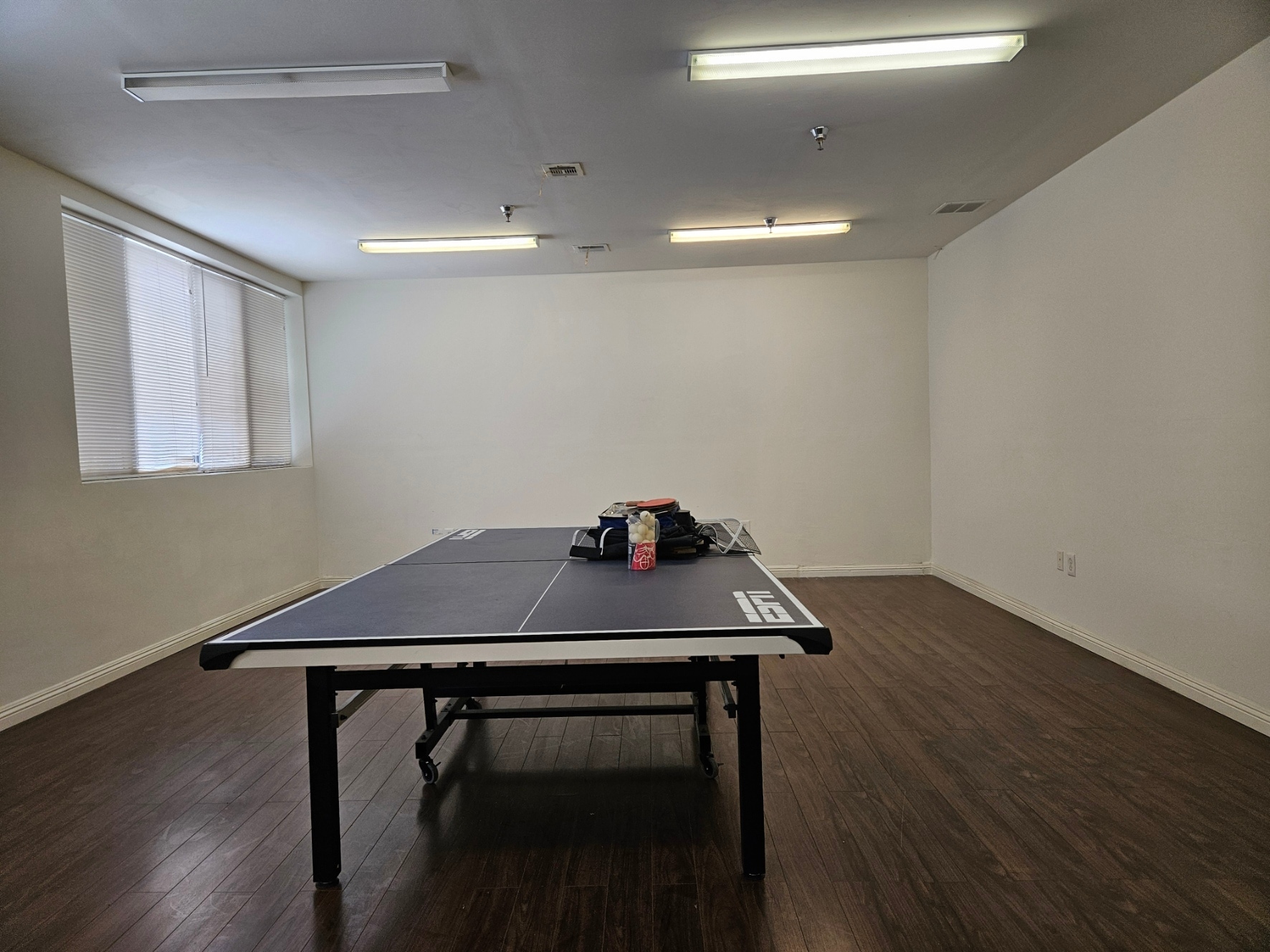 3000 W 6th St, Los Angeles, CA for lease Interior Photo- Image 1 of 2