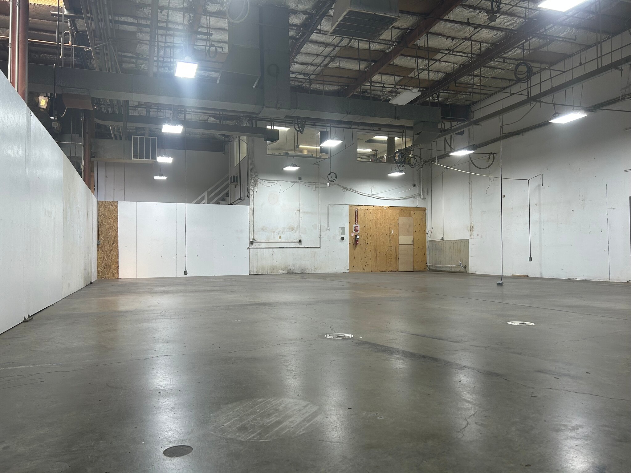 3901 SE Naef Rd, Portland, OR for lease Interior Photo- Image 1 of 11