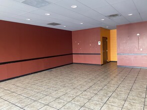 19000-19030 Ventura Blvd, Tarzana, CA for lease Interior Photo- Image 2 of 4