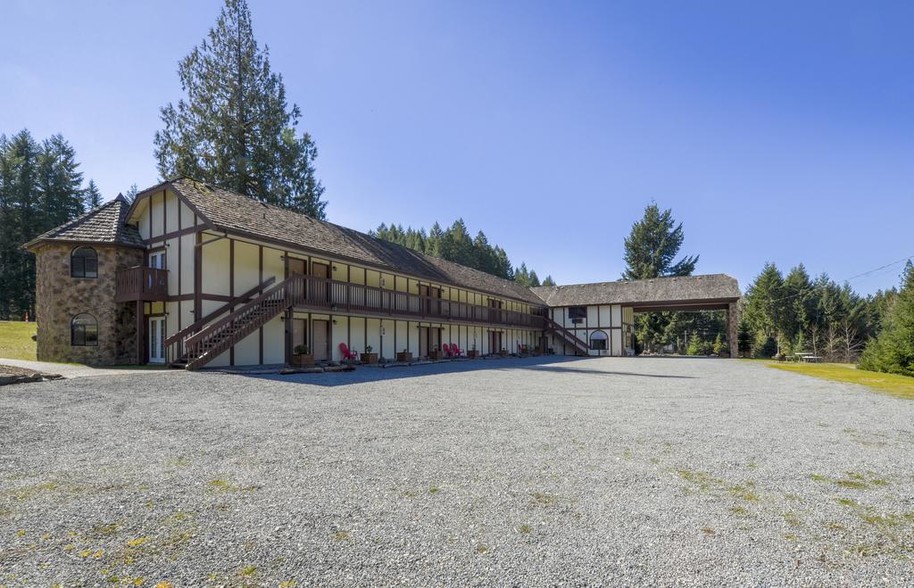 13807 US Highway 12, Packwood, WA for sale - Building Photo - Image 1 of 1