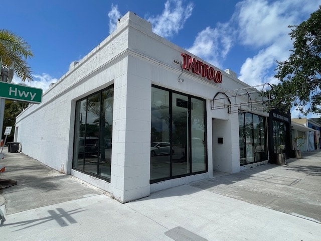 901-905 N Dixie Hwy, West Palm Beach, FL for lease Building Photo- Image 1 of 4