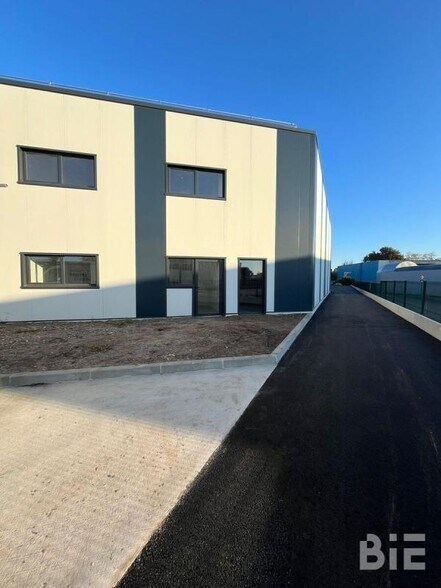 Flex in Blanquefort for sale - Building Photo - Image 3 of 9