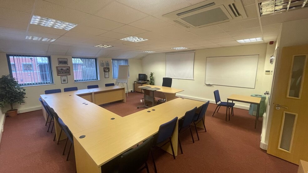 Corunna Rd, Warwick for lease - Building Photo - Image 1 of 8