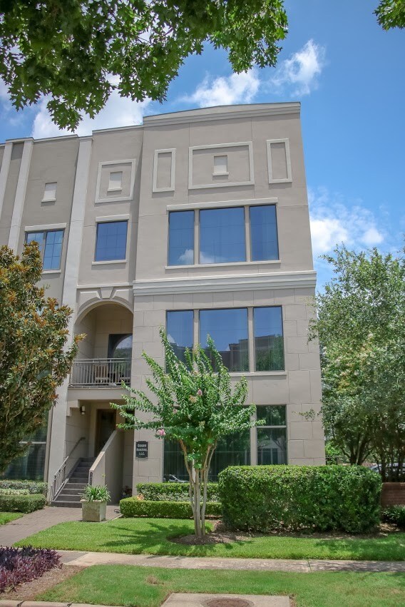 1423 Lake Pointe Pkwy, Sugar Land, TX 77478