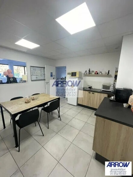 Flex in Orvault for sale - Building Photo - Image 3 of 3