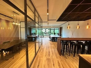 Office in Montbonnot-Saint-Martin for sale Interior Photo- Image 1 of 11