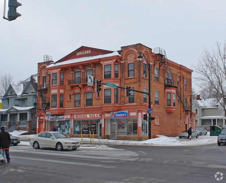Rochester Apartments portfolio of 5 properties for sale on LoopNet.com - Primary Photo - Image 3 of 3