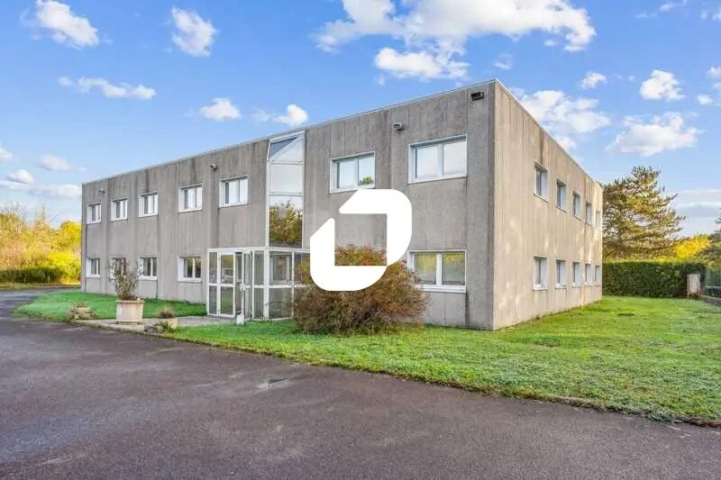 Office in Nozay for lease - Building Photo - Image 1 of 14