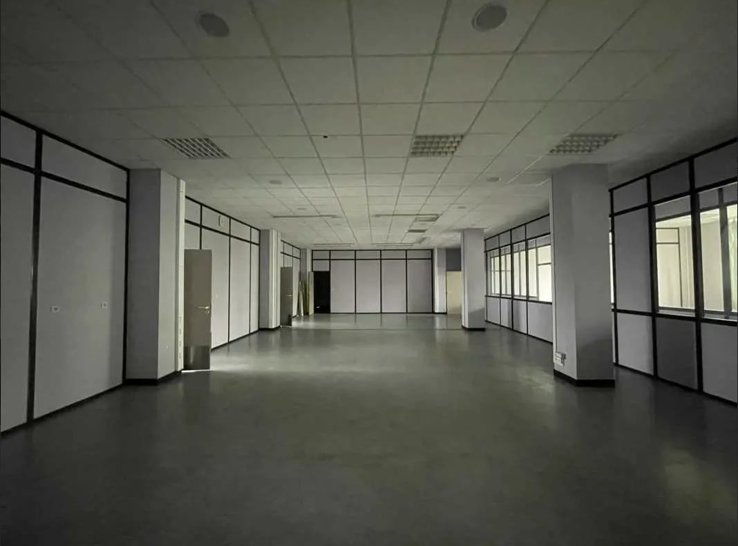 Office in Pantin for lease Interior Photo- Image 1 of 3