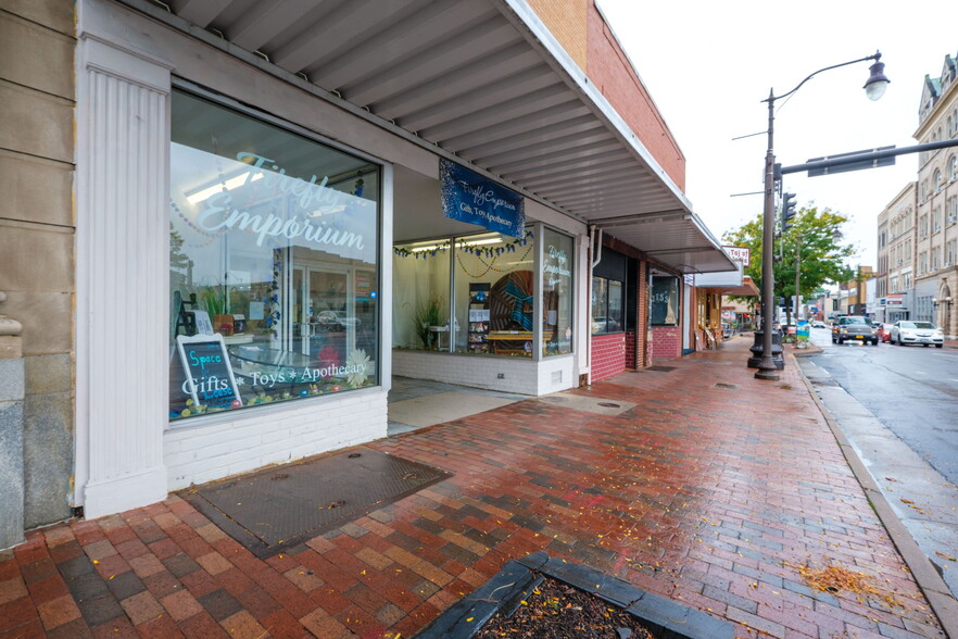 16 S Main St, Harrisonburg, VA for lease - Building Photo - Image 3 of 12