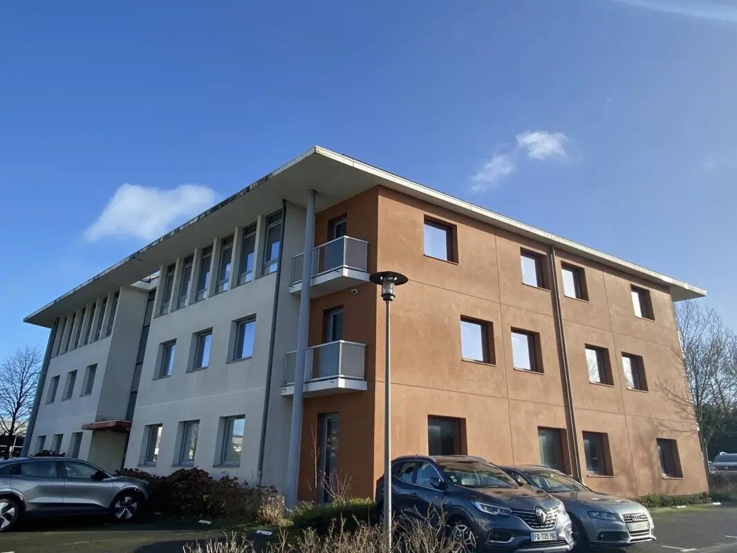 Office in Pacé for sale Building Photo- Image 1 of 8