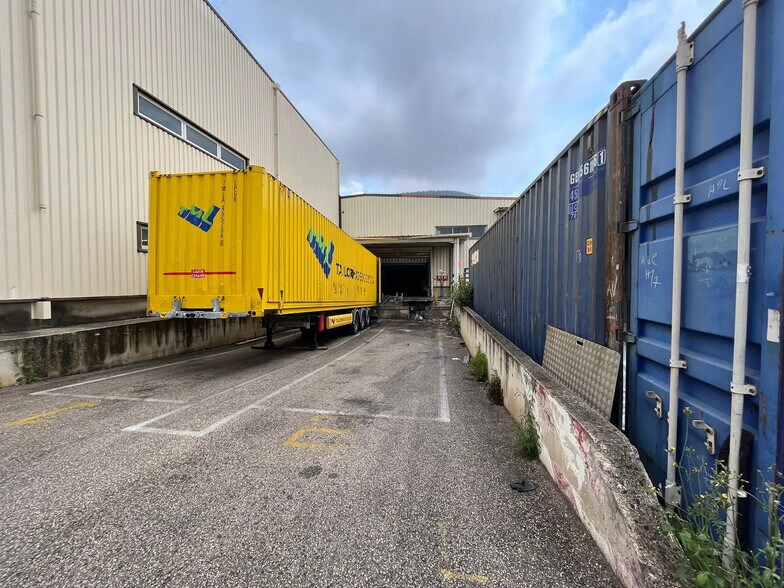 Industrial in Aubagne for lease - Building Photo - Image 2 of 12
