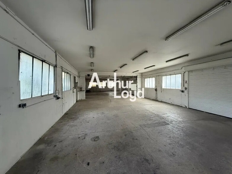 Flex in Draguignan for lease - Building Photo - Image 2 of 7