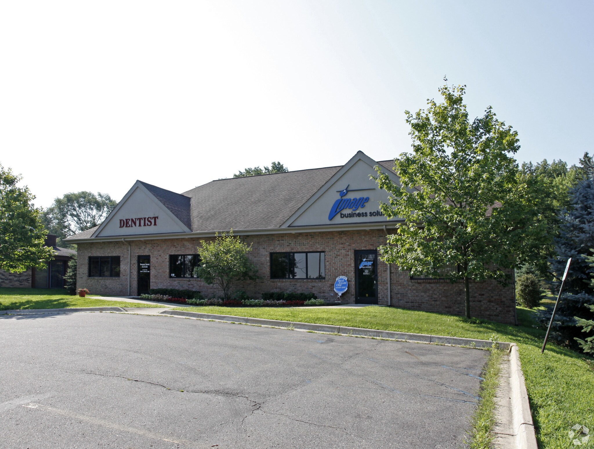 2425 Owen Rd, Fenton, MI for sale Primary Photo- Image 1 of 1