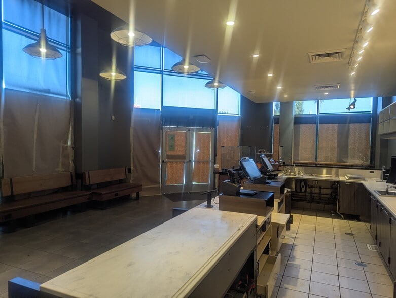 7122 Beverly Blvd, Los Angeles, CA for lease - Interior Photo - Image 2 of 6