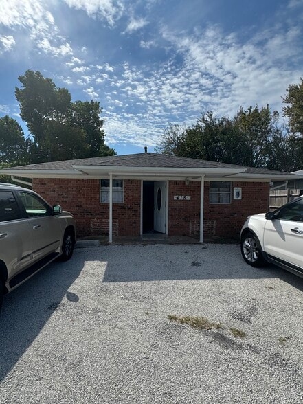 418 Beauty Ln, Whitesboro, TX for lease - Primary Photo - Image 1 of 13