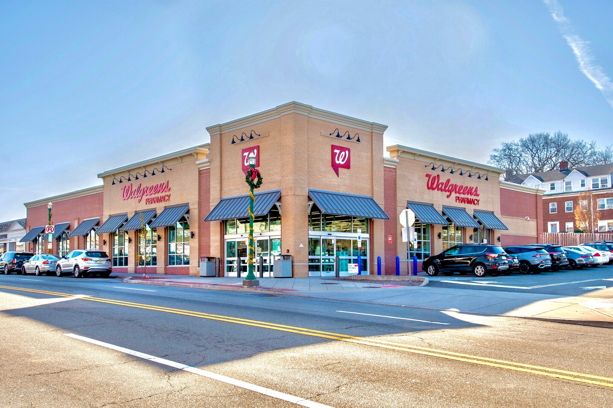 520 Cedar Ln, Teaneck, NJ for sale Building Photo- Image 1 of 1