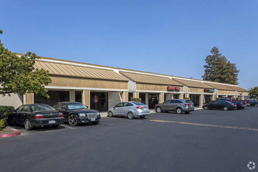 2700-2780 W Shaw Ave, Fresno, CA 93711 - West Shaw Village | LoopNet