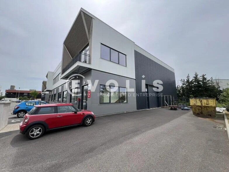 Flex in Chassieu for lease - Building Photo - Image 3 of 25