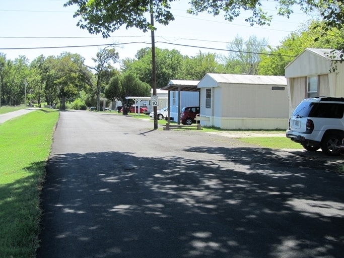 1501 W DuPont St, Claremore, OK for sale - Primary Photo - Image 1 of 1