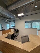 657 South Dr, Miami Springs, FL for lease Interior Photo- Image 2 of 14