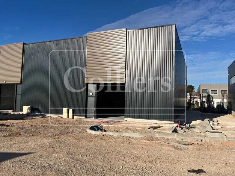 Office in Venelles for lease - Building Photo - Image 2 of 7