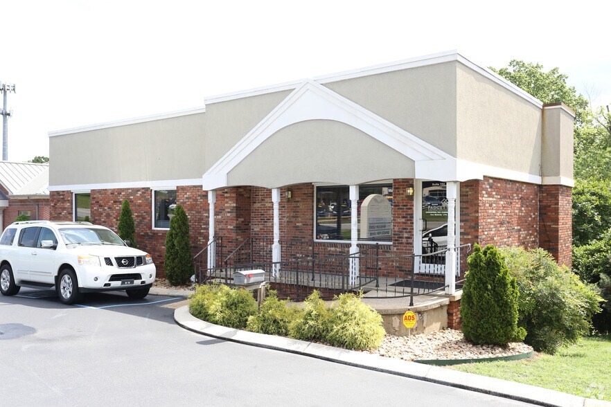 4710 Hixson Pike, Hixson, TN 37343