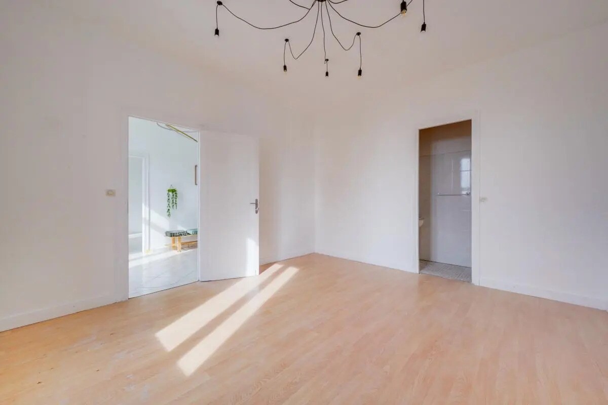 Office in Libourne for lease Interior Photo- Image 1 of 9