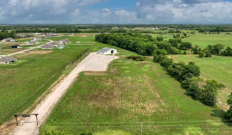 E 71st St, Broken Arrow, OK for sale - Primary Photo - Image 1 of 11