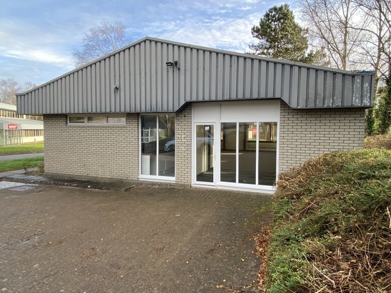 Pool Rd, Newtown for lease - Building Photo - Image 3 of 3