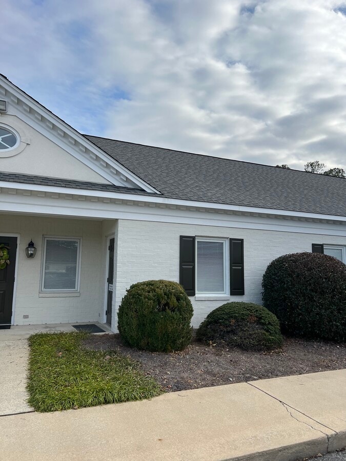 610 Lynndale Ct, Greenville, NC 27858