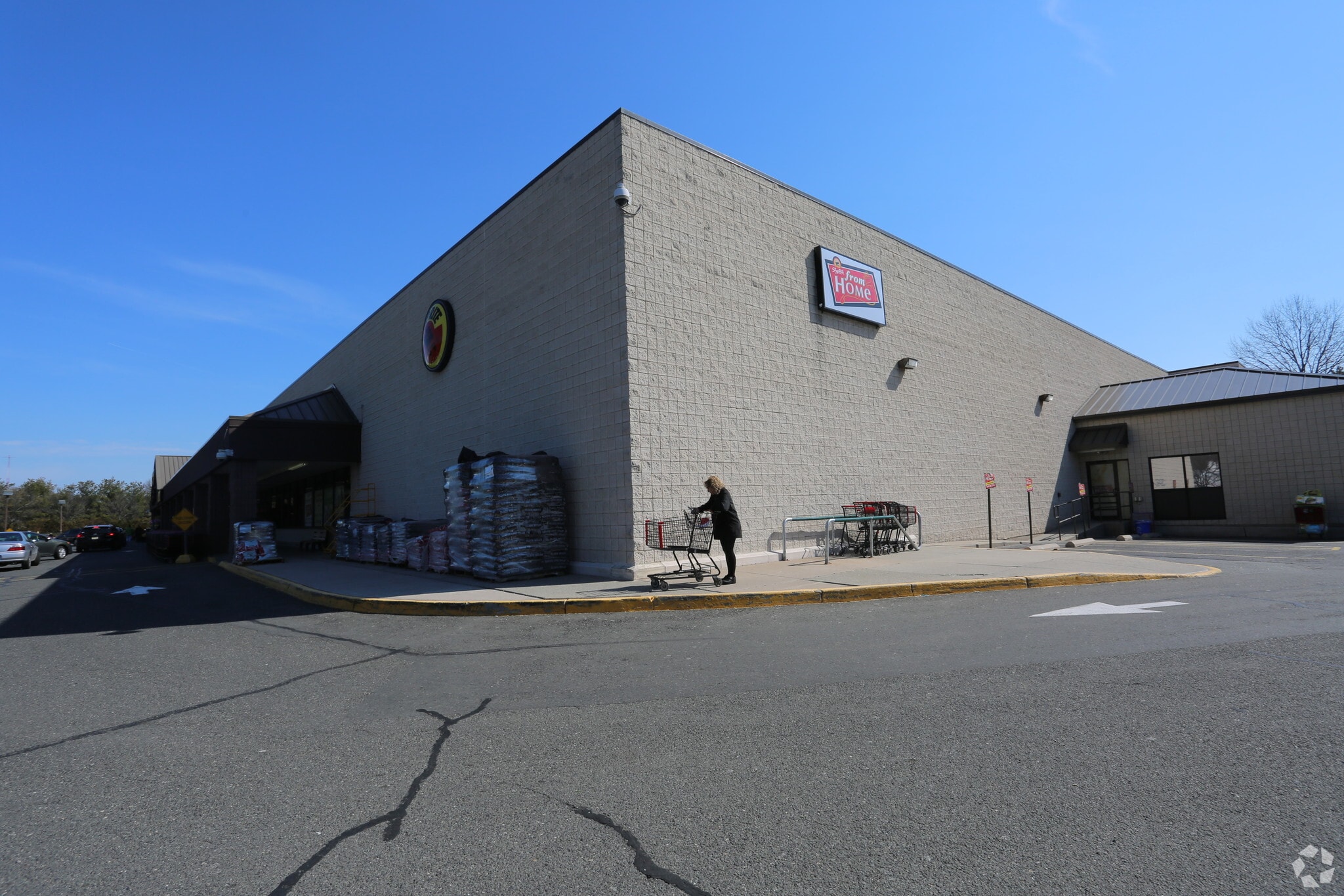 1409 Broad St, Bloomfield, NJ for lease Primary Photo- Image 1 of 4